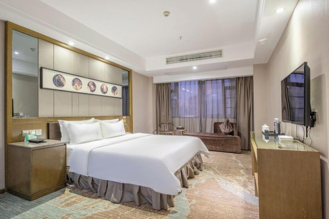 Lnsail Hotel Shenzhen Luohu Port Railway Station Extérieur photo