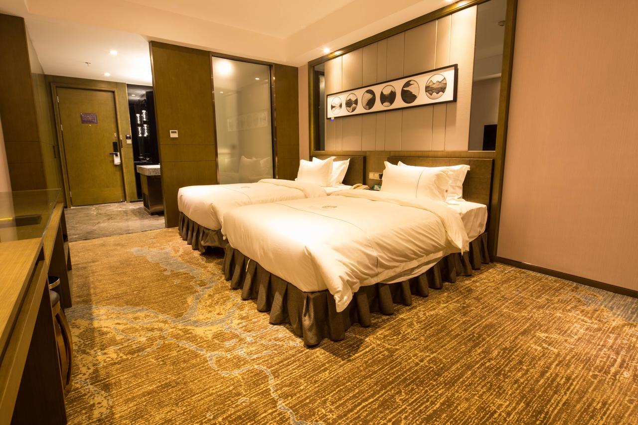Lnsail Hotel Shenzhen Luohu Port Railway Station Extérieur photo