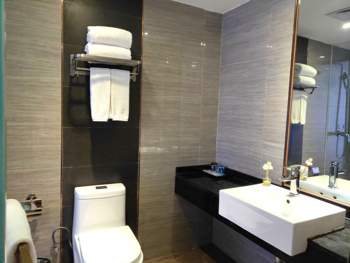 Lnsail Hotel Shenzhen Luohu Port Railway Station Extérieur photo